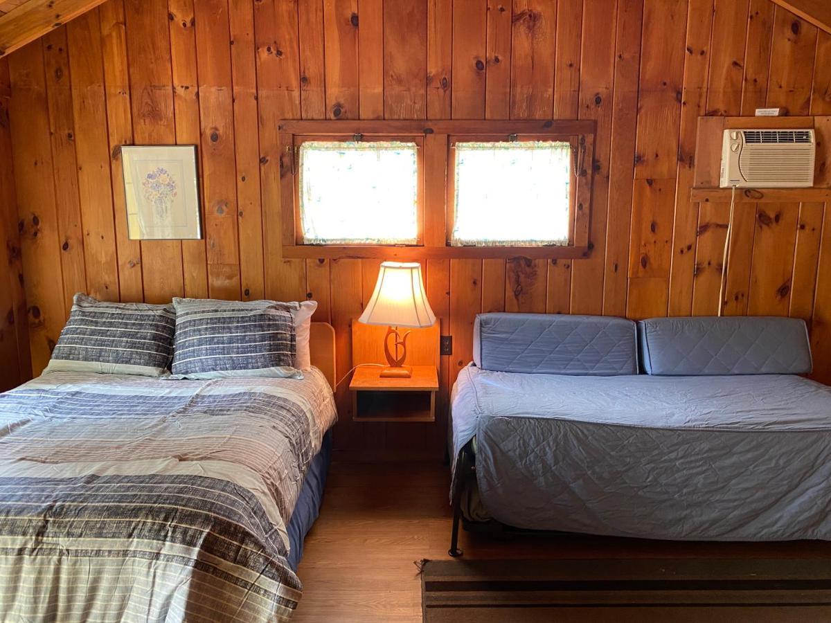 Amber Lantern Efficiency Cottage Lake George Bagian luar foto