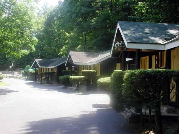 Amber Lantern Efficiency Cottage Lake George Bagian luar foto